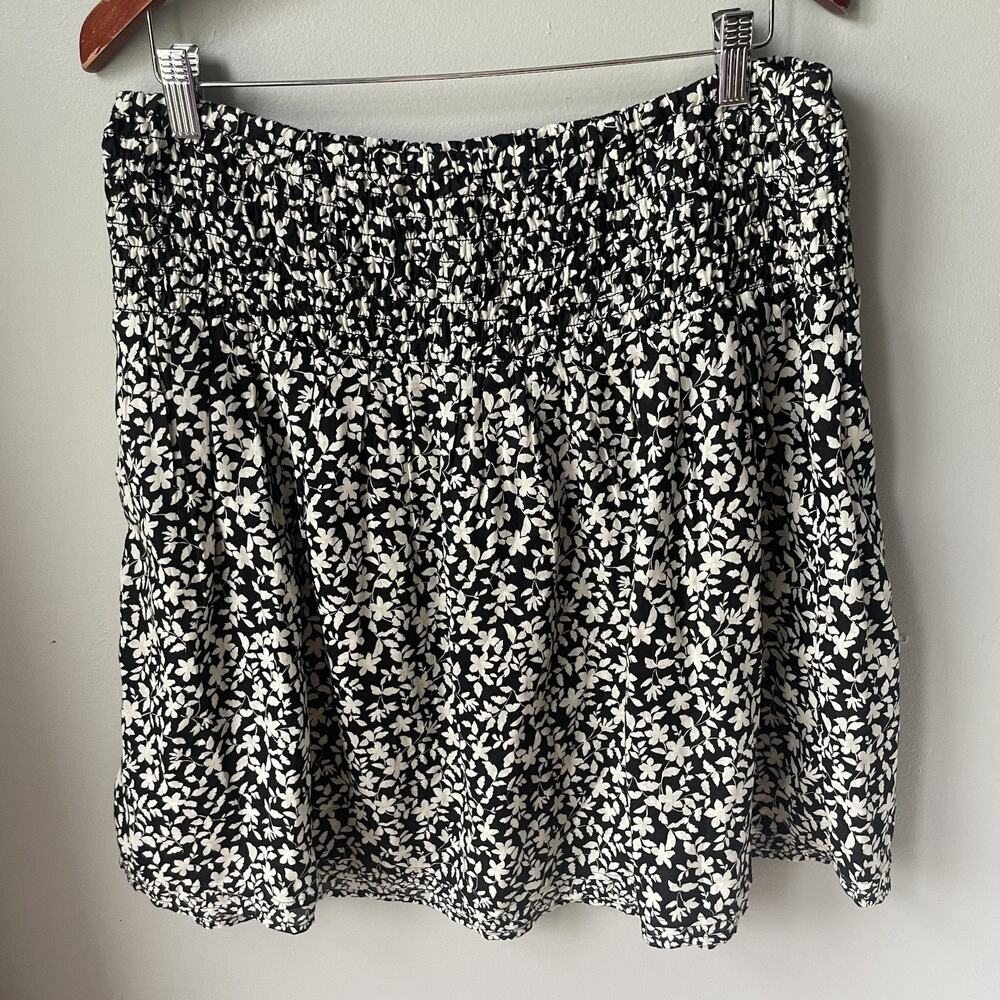 J. Jill Black and White Floral A-Line Skirt